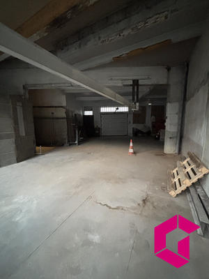 Local d'activités - 100 m²