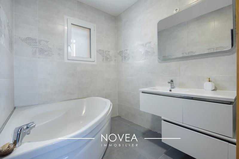 Maison contemporaine - 177 m² - 6 pièces