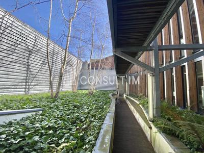 Bureau - 61 m² - 1 pièce