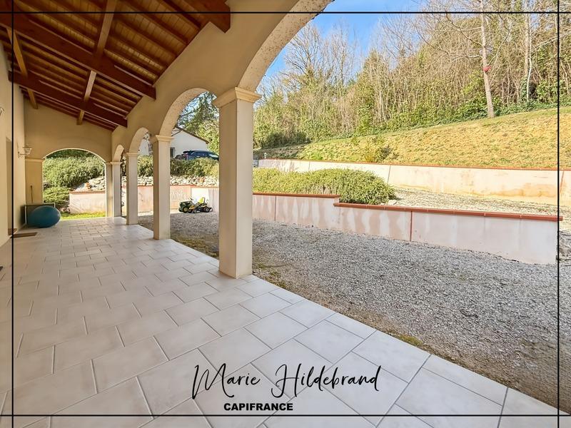 Maison - 235 m² - 7 pièces