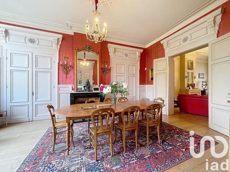 Maison - 312 m² - 9 pièces