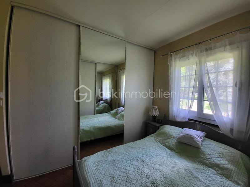 Propriété - 250 m² - 9 pièces