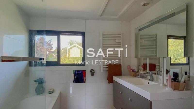 Maison - 195 m² - 6 pièces