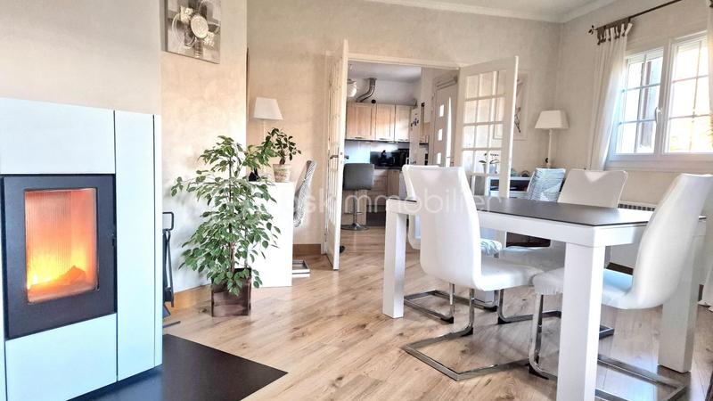 Maison - 104 m² - 5 pièces