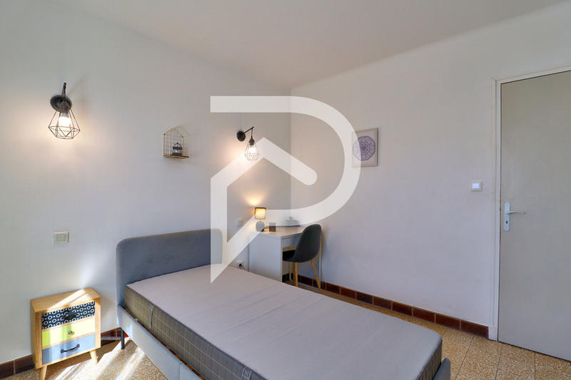 Appartement - 100 m² - 5 pièces