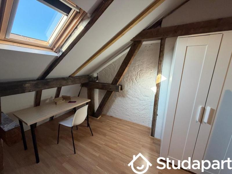 Chambre - 11 m² - 1 pièce