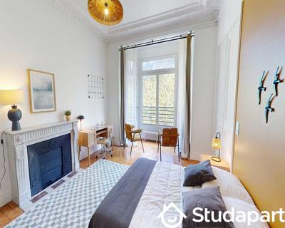 Chambre - 125 m² - 1 pièce