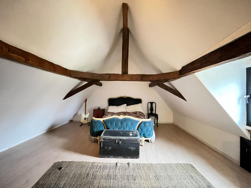 Maison - 360 m² - 7 pièces