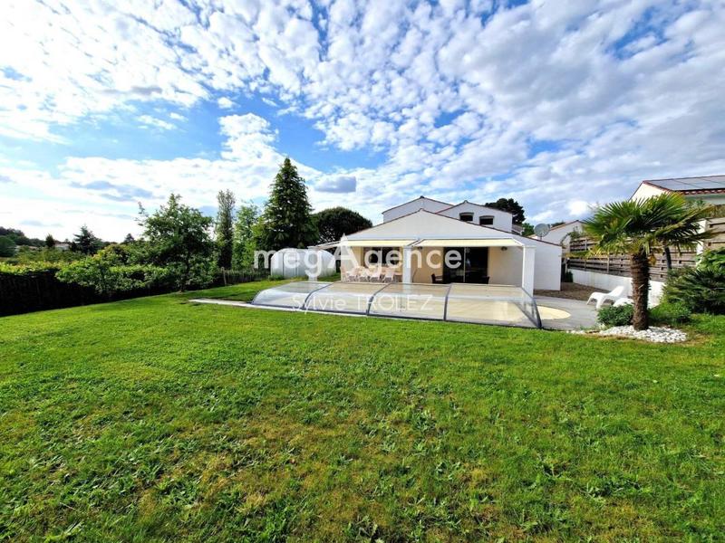 Maison - 189 m² - 6 pièces