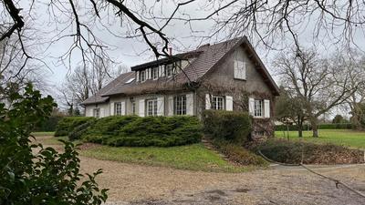 Maison - 237 m² - 10 pièces