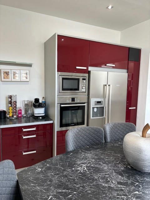 Maison - 285 m² - 8 pièces