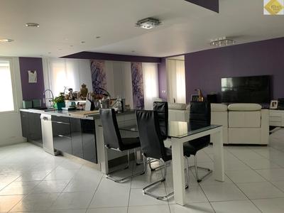 Maison - 460 m² - 11 pièces