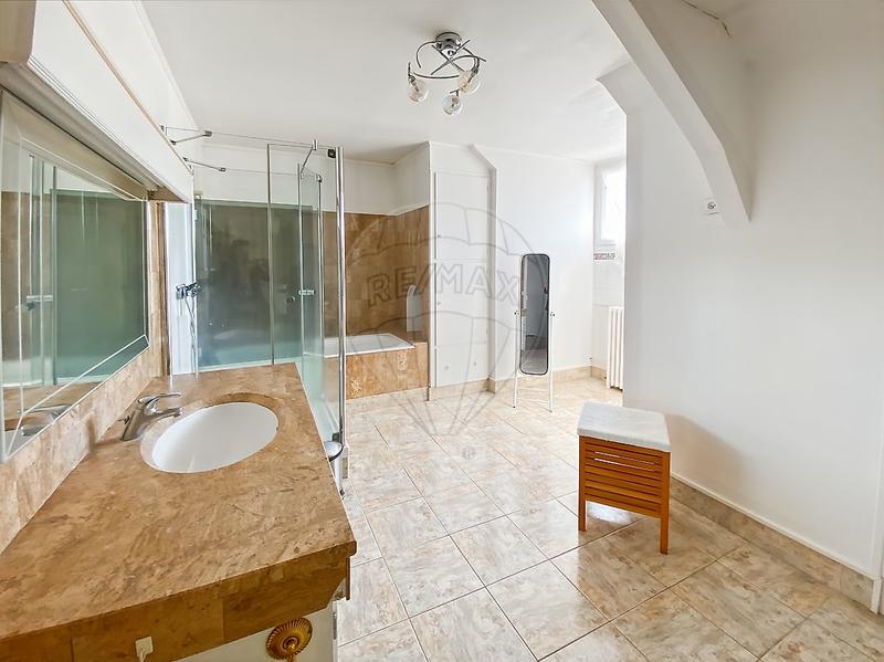 Maison - 147 m² - 6 pièces