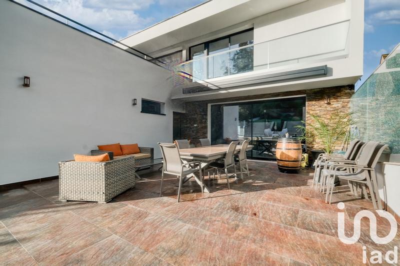 Maison de maîtres - 205 m² - 7 pièces