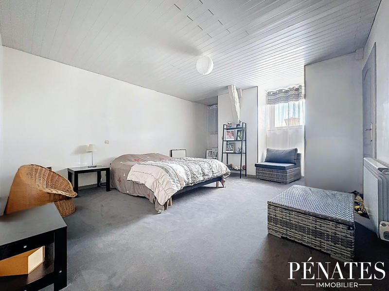 Maison traditionnelle - 295 m² - 6 pièces