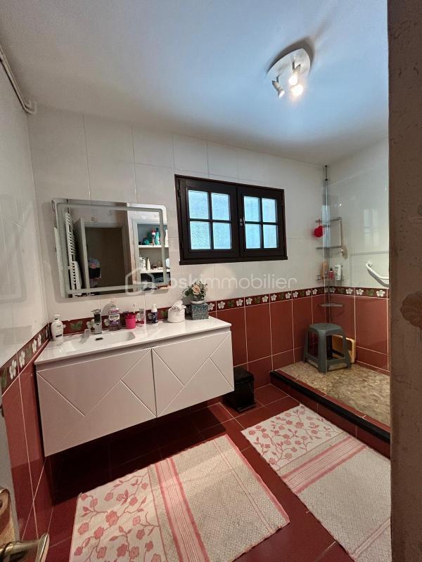 Maison - 208 m² - 6 pièces