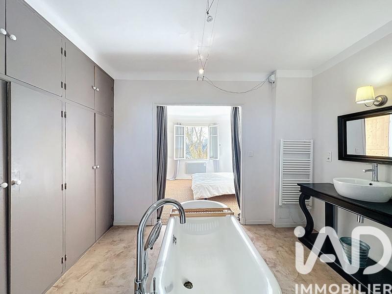 Maison - 460 m² - 13 pièces