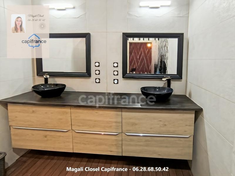 Maison de village - 217 m² - 10 pièces