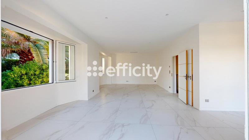 Maison - 260 m² - 7 pièces