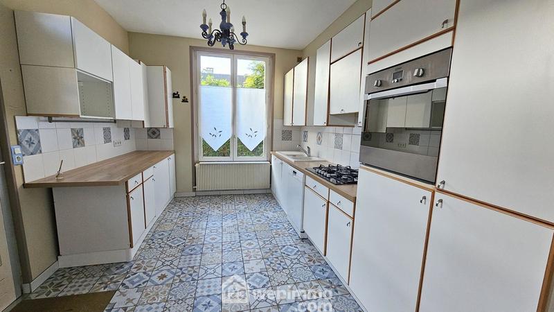 Maison - 160 m² - 8 pièces