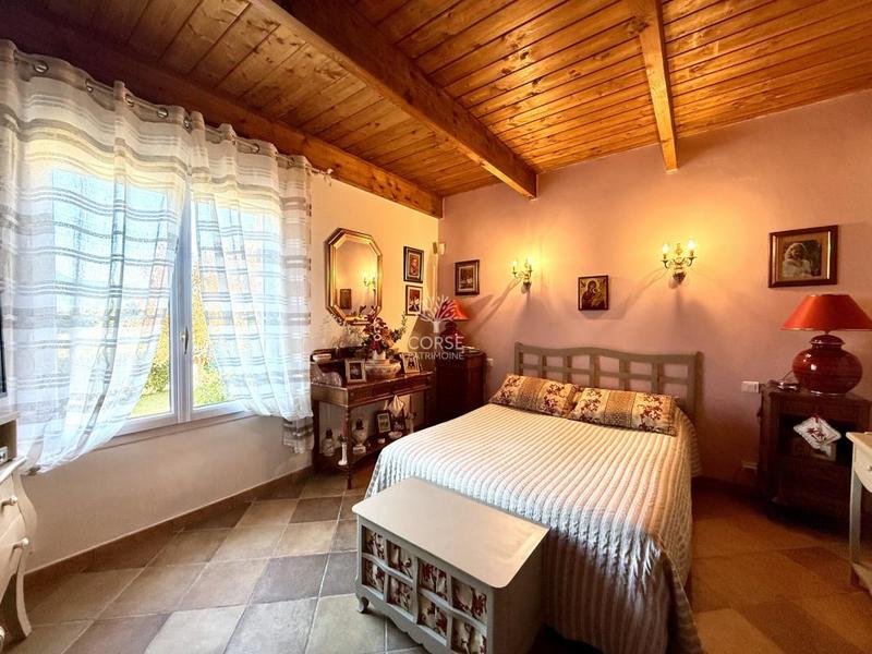 Villa - 203 m² - 4 pièces