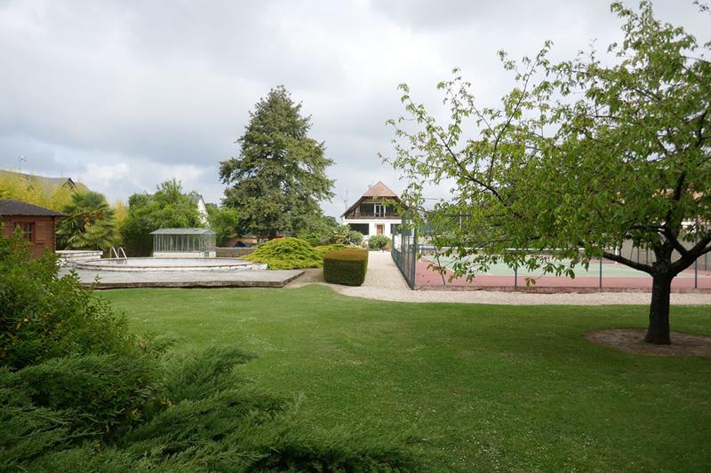 Maison - 220 m² - 7 pièces