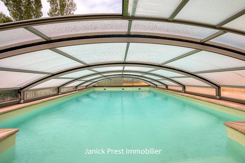 Maison - 180 m² - 6 pièces