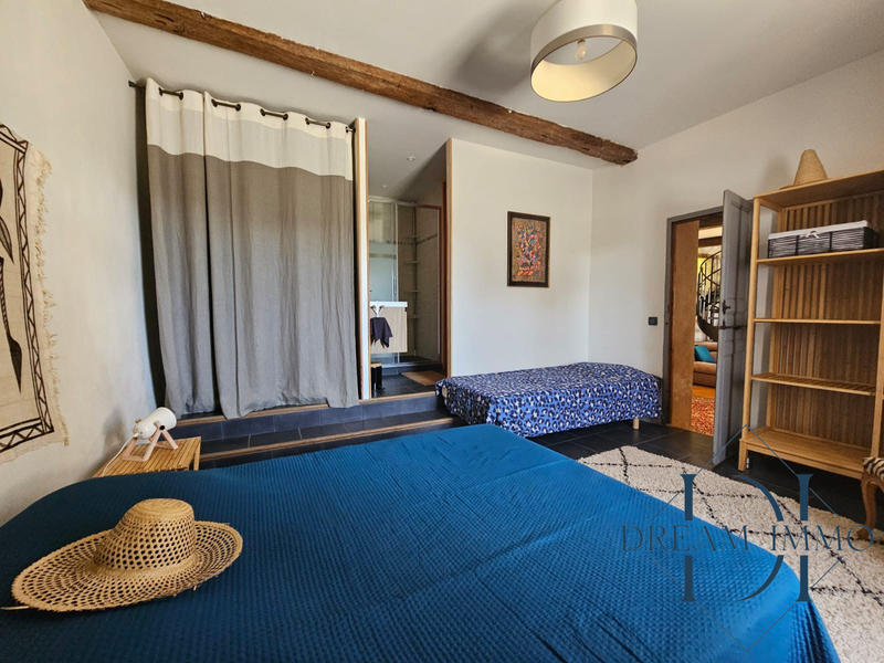 Maison - 340 m² - 14 pièces