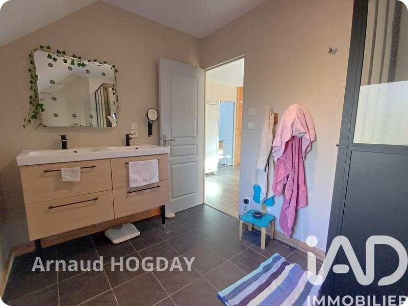 Maison - 196 m² - 7 pièces