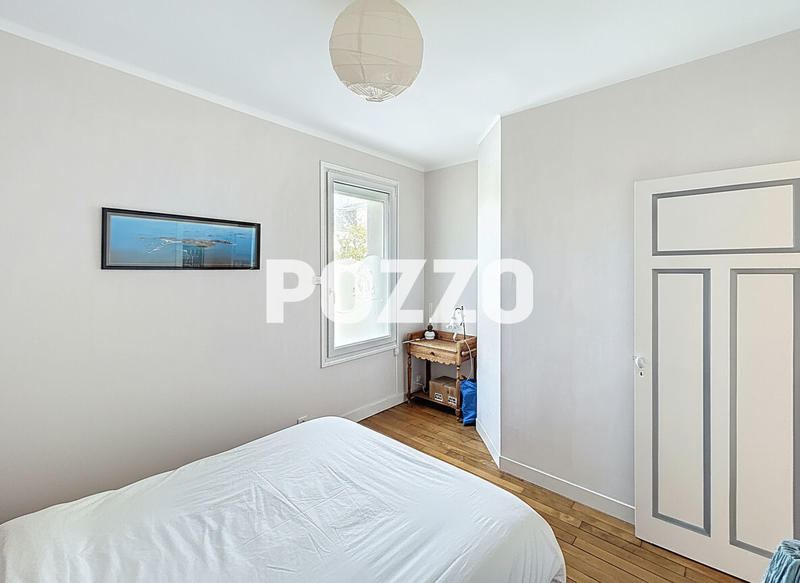 Maison - 240 m² - 9 pièces