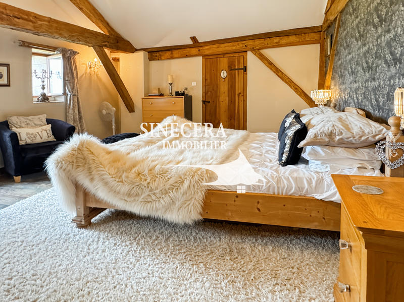 Maison - 232 m² - 8 pièces