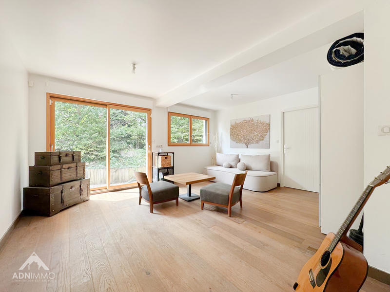 Maison - 230 m² - 5 pièces