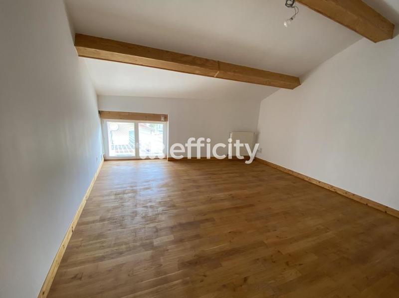 Maison - 99 m² - 5 pièces