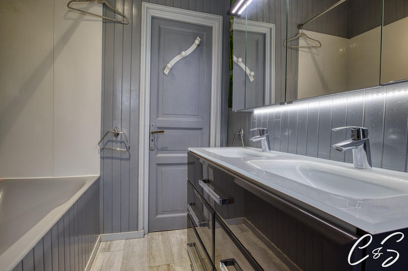 Maison - 137 m² - 6 pièces