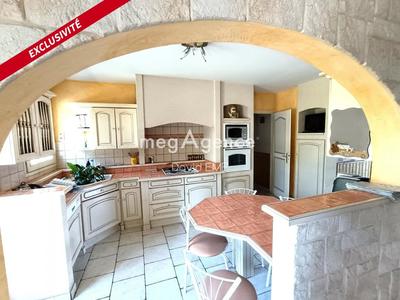 Maison traditionnelle - 131 m² - 6 pièces