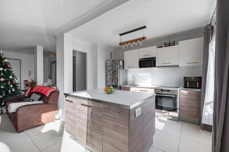 Appartement - 84 m² - 4 pièces