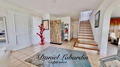 Villa - 220 m² - 7 pièces