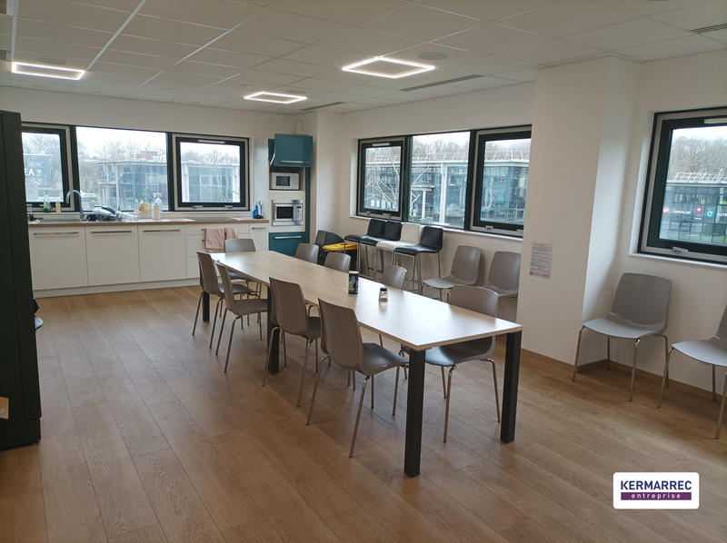 Bureau - 661 m²