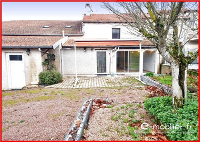 Maison - 99 m² - 5 pièces