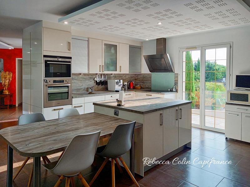 Maison - 184 m² - 6 pièces