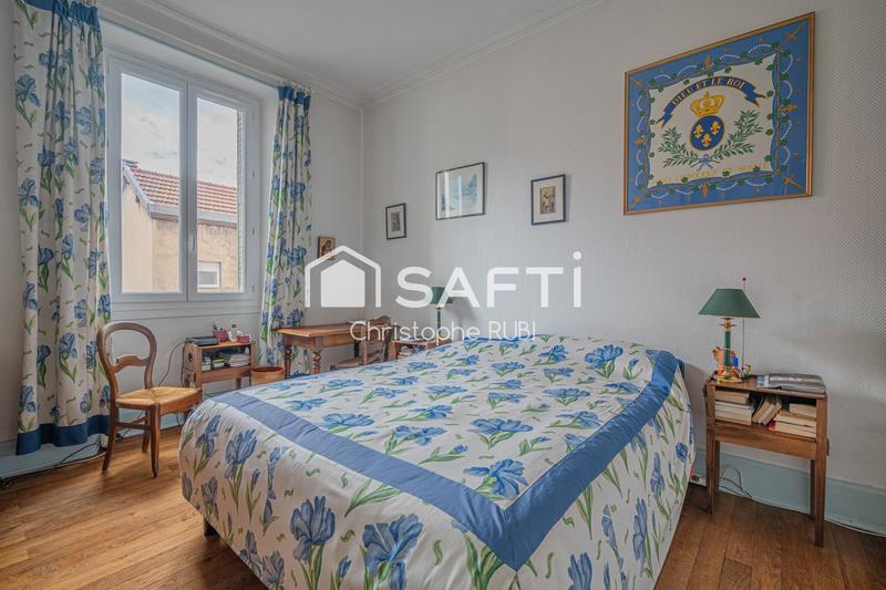 Appartement - 125 m² - 5 pièces