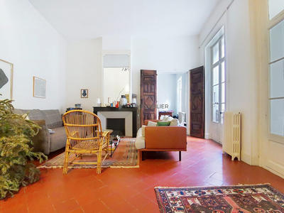 Maison - 300 m² - 9 pièces