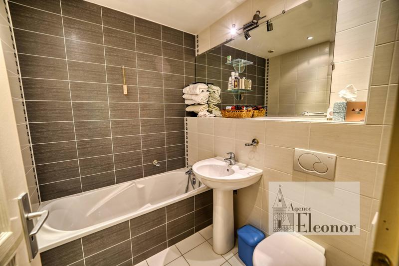 Maison traditionnelle - 477 m² - 23 pièces