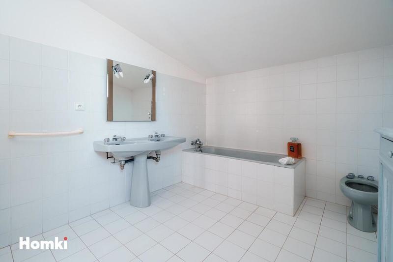 Villa - 290 m² - 6 pièces