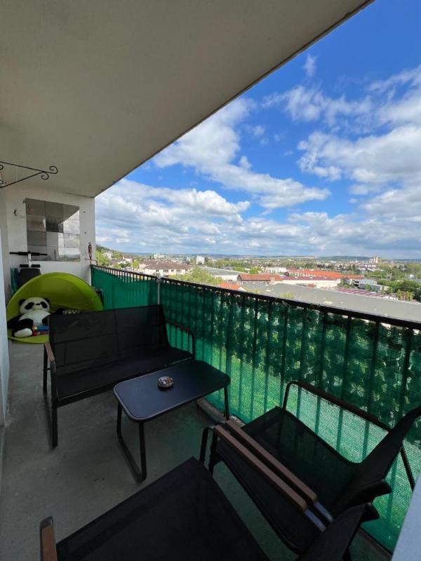 Appartement - 100 m² - 6 pièces