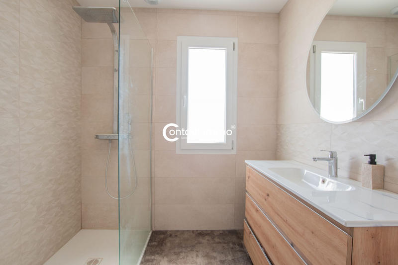 Maison - 220 m² - 7 pièces