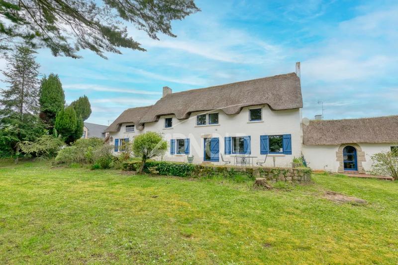 Maison - 270 m² - 10 pièces