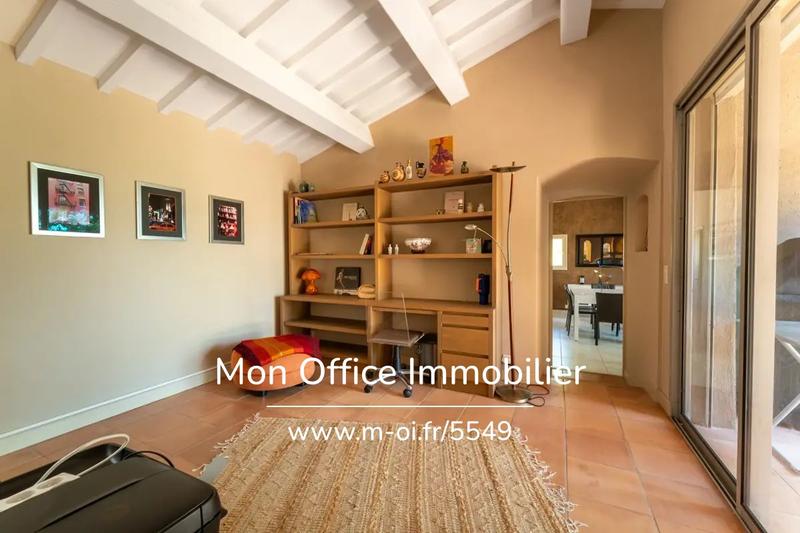 Propriété - 375 m² - 10 pièces