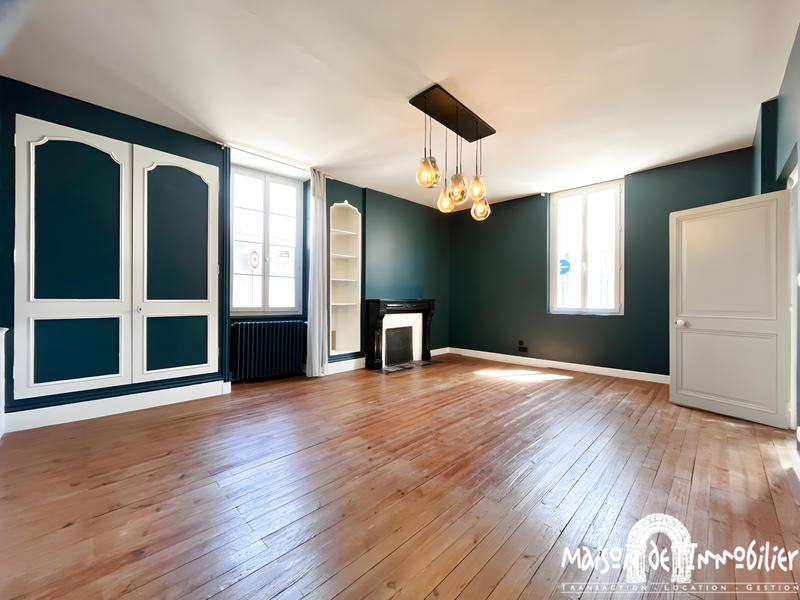 Maison - 200 m² - 6 pièces