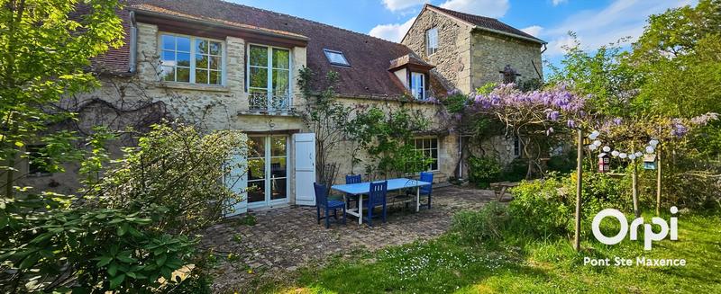 Maison - 323 m² - 6 pièces